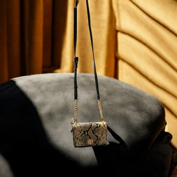 NWT INC International Concepts Sibbell Crossbody Bag Gold Snake/Black 2 PC set - Picture 10 of 15